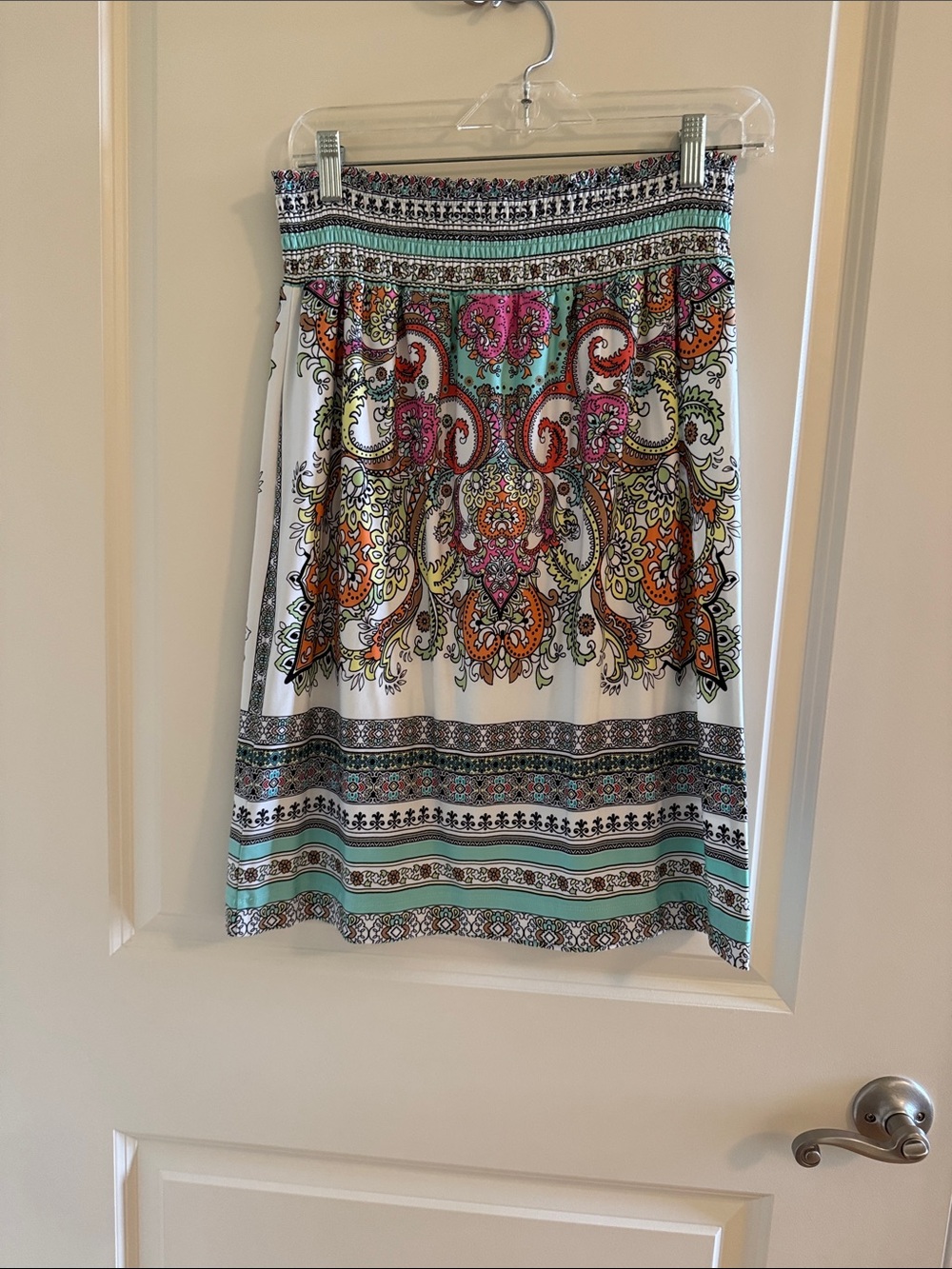 Melissa Paige White Multi Paisley Border Midi Skirt. Medium